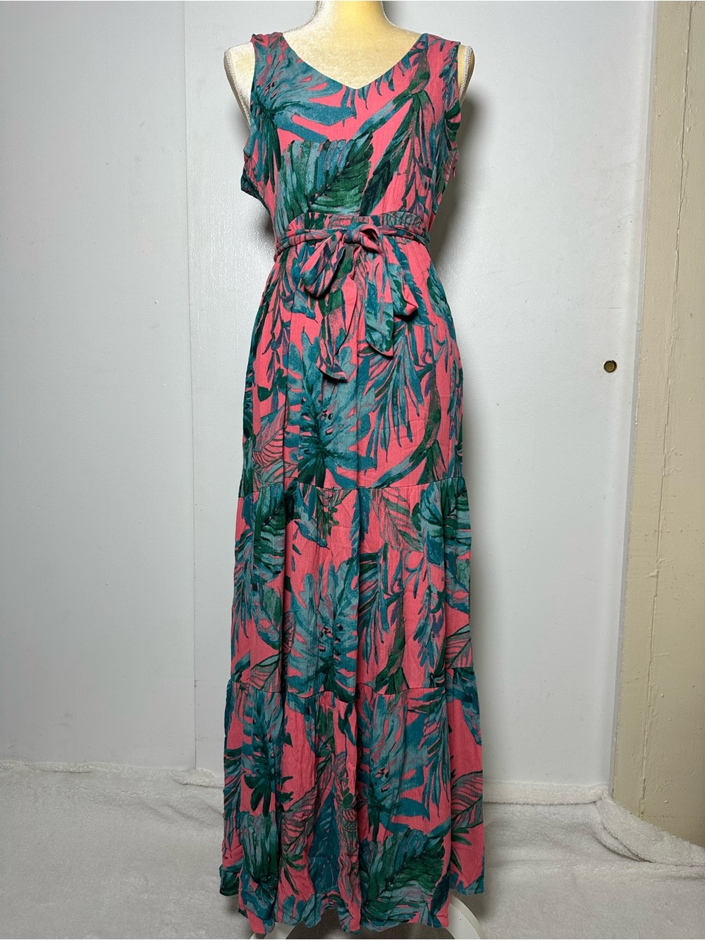 NWT Nicole Miller sleeveless Tropical Leaves Print Maxi Dress Tiered (Like S)